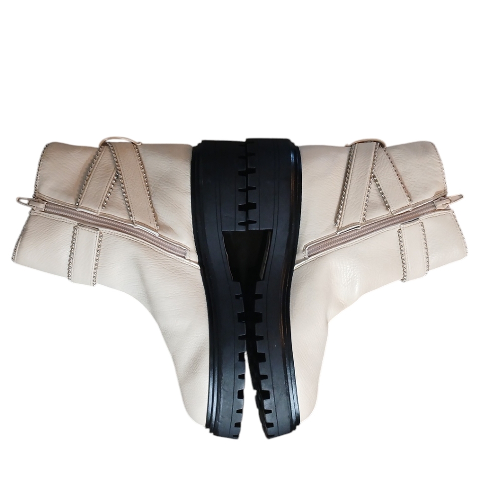 NEW ASOS Winter White Chunky Ankle Boot Lug Sole Booties size 8 - Picture 2 of 11